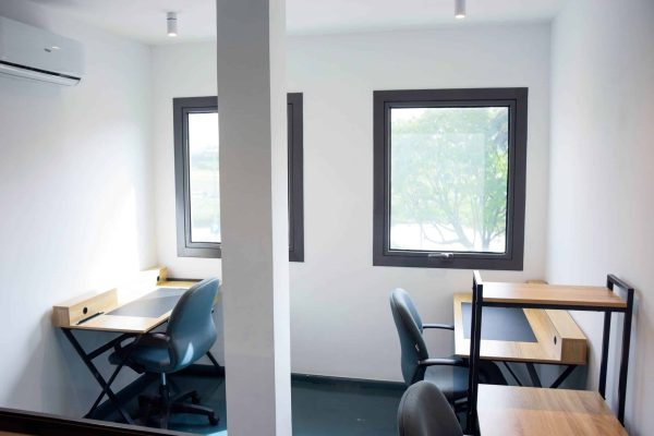 Bureau privé, au mois
