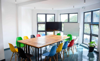 Salle de conférence pour 15 personnes, en demi-journée